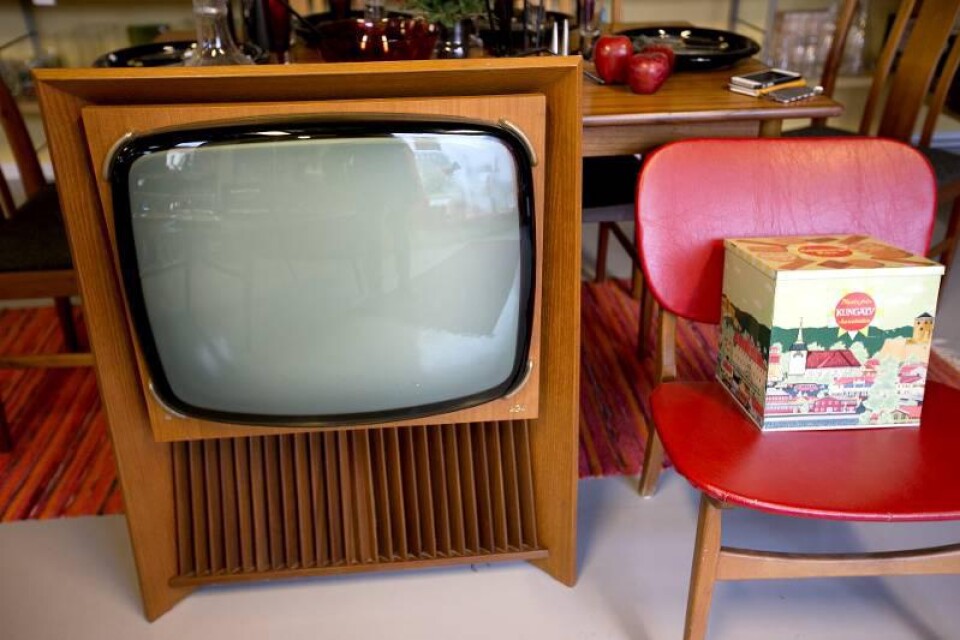 Stig Lindberg har designat tv:n som är en av Carina Öhmans favoritmöbler.