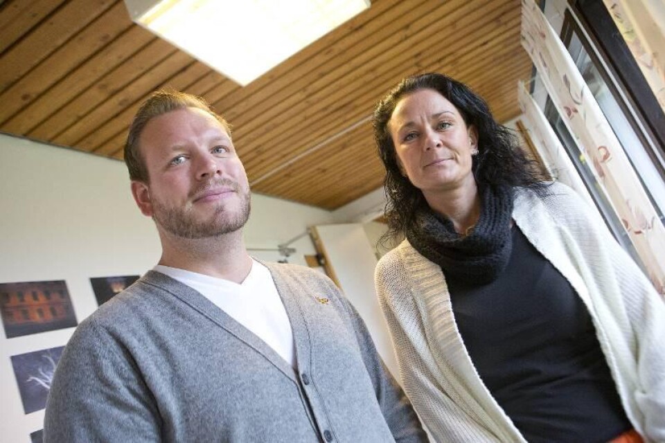 Förväntansfulla. Johan Larsson och Charlotta Åberg på Österlens Folkhögskola ser framemot att äntligen starta verksamheten.