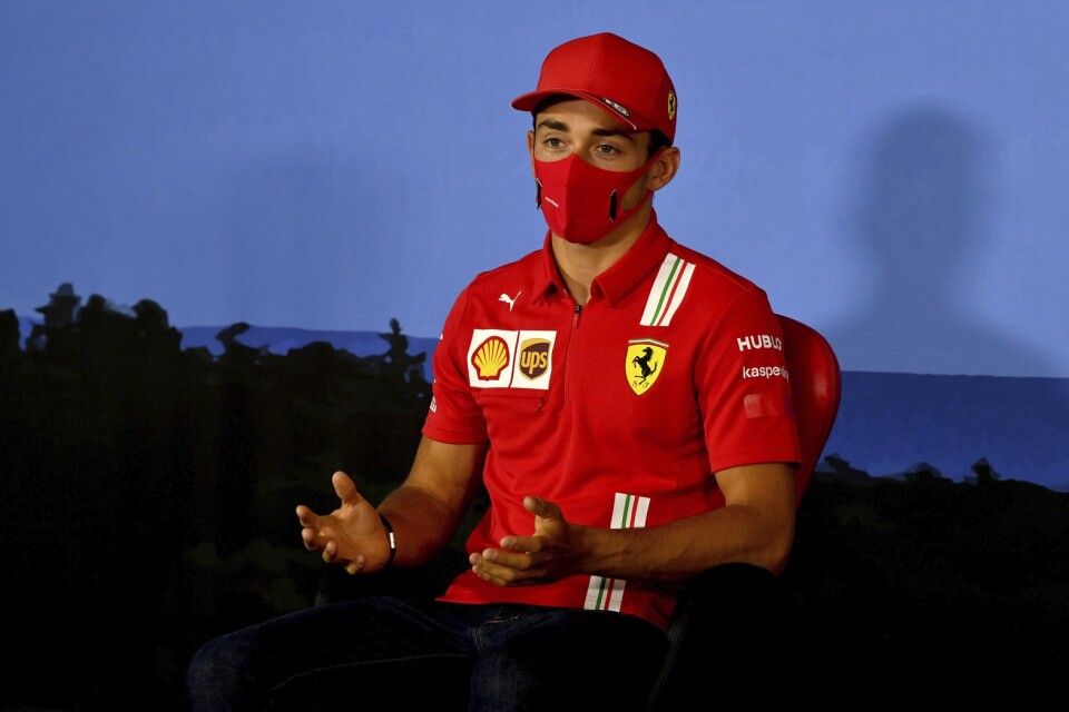 Ferraris Charles Leclerc, från Monaco, var en av sex förare som inte knäböjde inför F1-premiären i österrikiska Spielberg. Arkivbild.