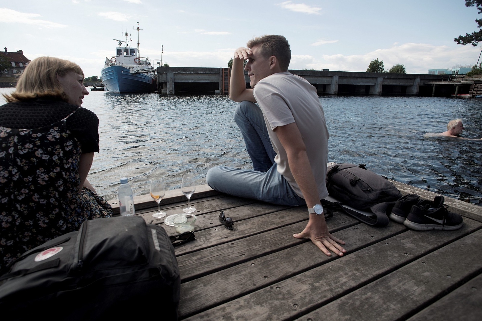 Mitt i staden badar och hygges danskarna. Foto: Jörgen Johansson
