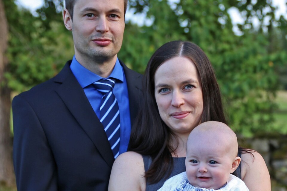 Linda Ekelöf och Viktor Gummesson, Hällasjömåla, Emmaboda, fick den 16 april en dotter som heter Olivia. Längd 49 cm, vikt 3596 g.