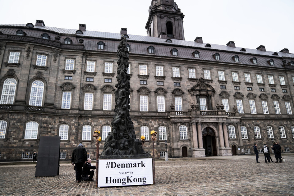 Kinas ambassad försökte få bort Jens Galschiøts skulptur.