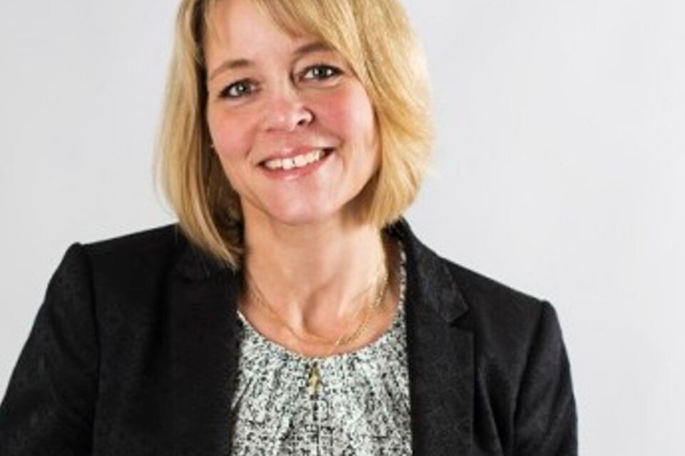 Charlotte Nygren Bonnier, förvaltningschef, tog med sig den kritiserade rektorn när hon skulle träffa personalen.