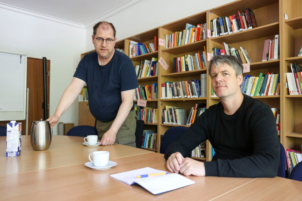 David och Pascal Begich på föreningen Miteinanders kontor i Magdeburg.