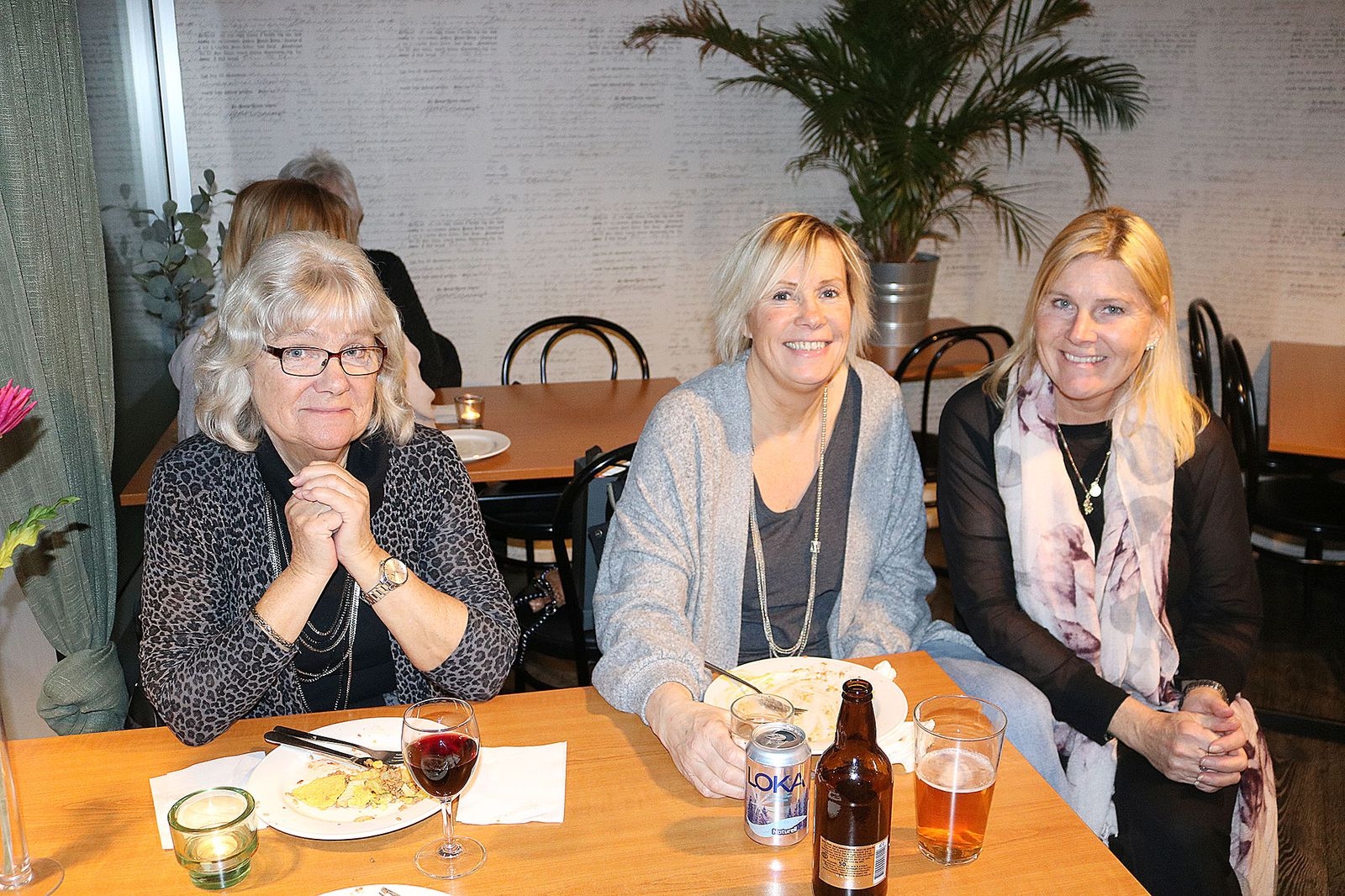 En paus för att fylla på lite näring hade Lisbeth Bengtsson, Anneli Segerdahl och Catrine Zendeli tagit på restaurangen på Köpstaden, där tacobuffén smakade bra.
