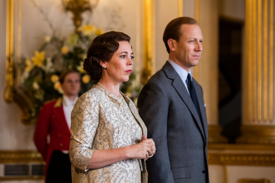 Elisabeth II (Olivia Colman) och maken Philip (Tobias Menzies) i ”The Crown”-