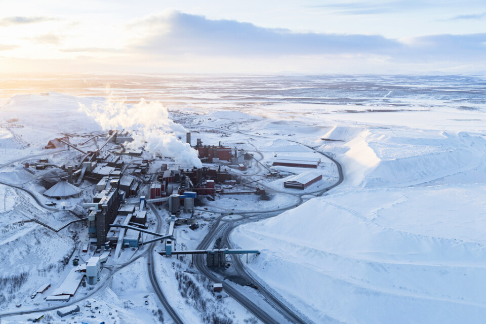 "Det globala Kiruna" kallar Iwan Baan, Anne Dessing och Michiel van Iersel sitt nygjorda verk om hur och var järnet från Kiruna används. Här syns LKAB:s anläggning. Pressbild.