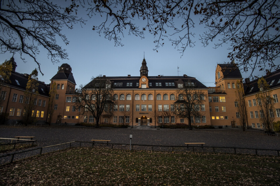 Viktor Rydbergs samskola i Djursholm håller stängt efter att anhöriga till elever har smittats av viruset, skriver Expressen. Arkivbild.