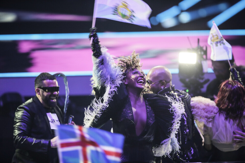 Senhit och Flo Rida inledde den andra semifinalen i Eurovision Song Contest.