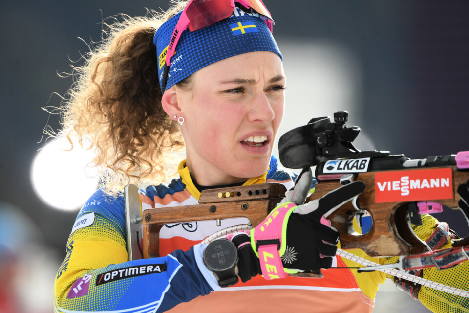Hanna Öberg imponerade stort på skjutvallen i VM-premiären i Antholz.