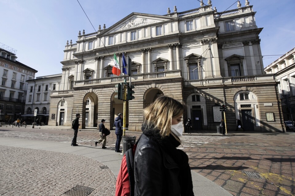 I Milano har det världsberömda operahuset La Scala stäng ner sedan coronavirusets utbrott i landet. Nu vidtar även barnboksmässan i Bologna åtgärder, genom att skjuta upp mässan med en månad.