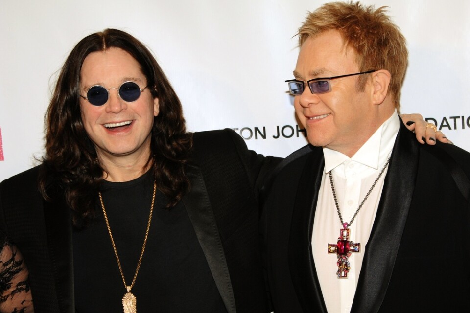 Elton John gästar Ozzy Osbourne på singeln "Ordinary man". Arkivbild.