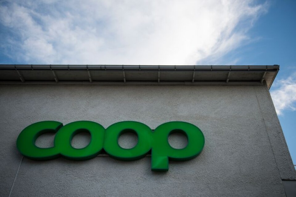 Coop vill stärka sin ställning inom livsmedel. Ica är störst på marknaden.