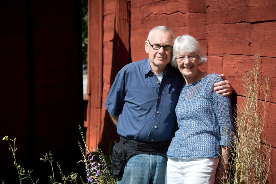 Konstnärsvännerna Eva Sköld Westerlind och Martin Bornholm som har känt varandra i över 50 år. Sedan 2008 har de haft utställningar ihop. Nu visas deras verk i Karlshamns Konsthall. Foto: Bo Åkesson