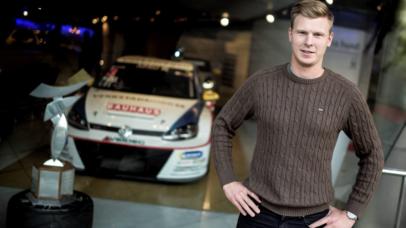 Motorsportstjärnan Johan Kristoffersson har de senaste åren närmast prenumererat på mästerskapstitlar. Privat tar Johan det lugnt bakom ratten.
Foto: Pontus Lundahl/TT