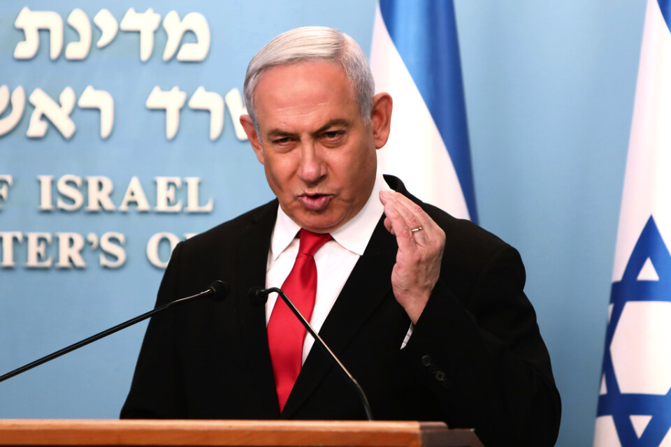 Israel premiärminister Benjamin Netanyahu deklarerar vid ett tal att alla former av fritidsaktiveter stoppas.