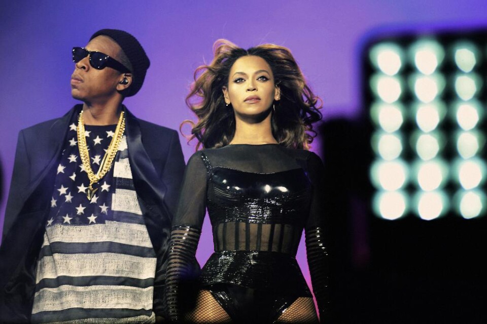 På lördagen var det sju år sedan Beyoncé Knowles gifte sig med Jay Z. Det firade superstjärnan genom att bjuda på en helt ny låt i en video som bara kan ses via den omtalade musiktjänsten Tidal, som både hon och hennes make är delägare i. Kärlekslåten h