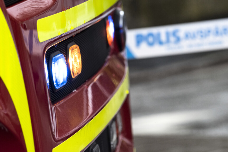 En kvinna har förts till sjukhus efter en brand på ett äldreboende i Kalmar. Arkivbild.