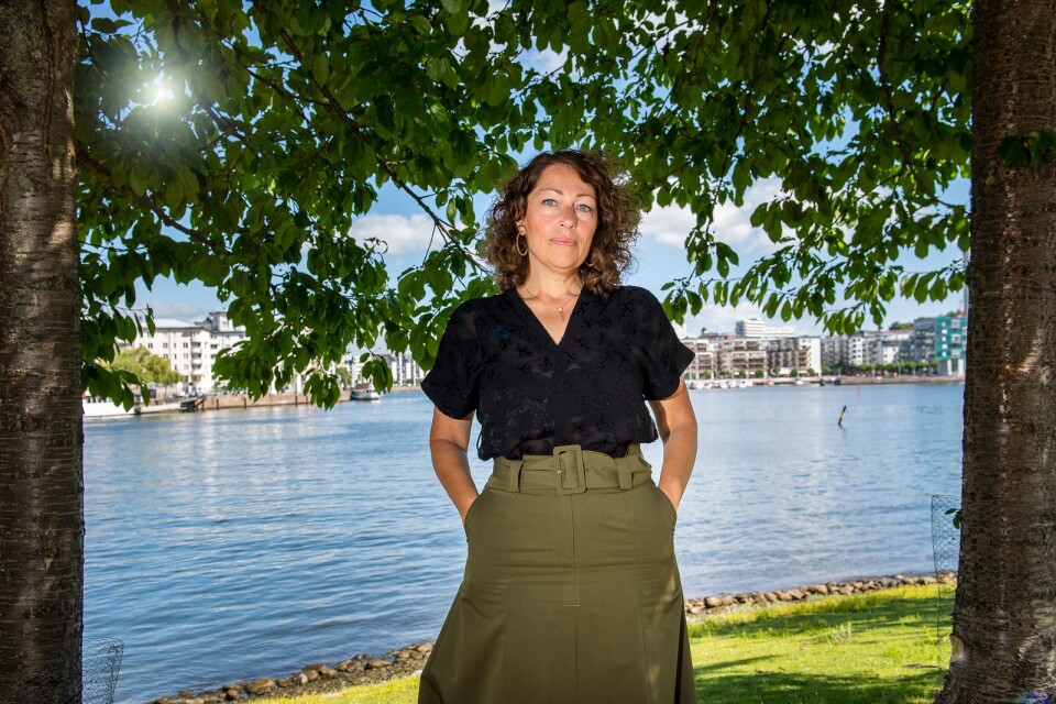 Författaren, kulturdebattören och journalisten Elisabeth Åsbrink är aktuell med boken "Övergivenheten”, om ett judiskt arv att återerövra.