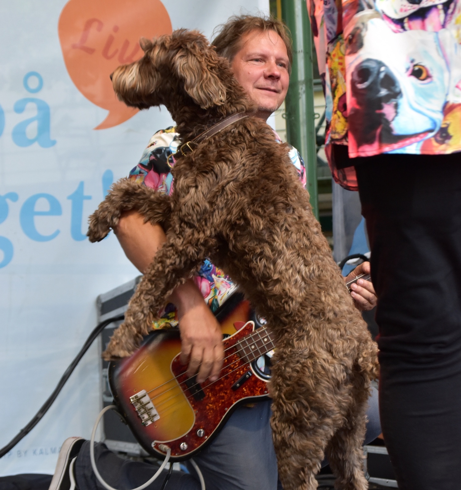 Esther hunden trivdes på scen och hade många fans.