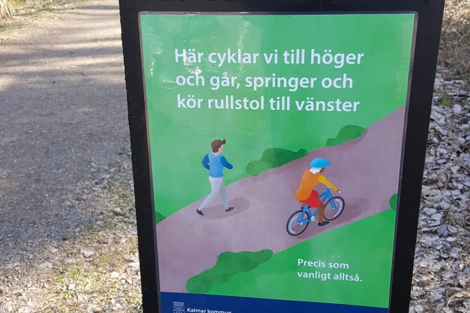 Nu finns nya skyltar uppsatta vid motionsspåren i Kalmar kommun.