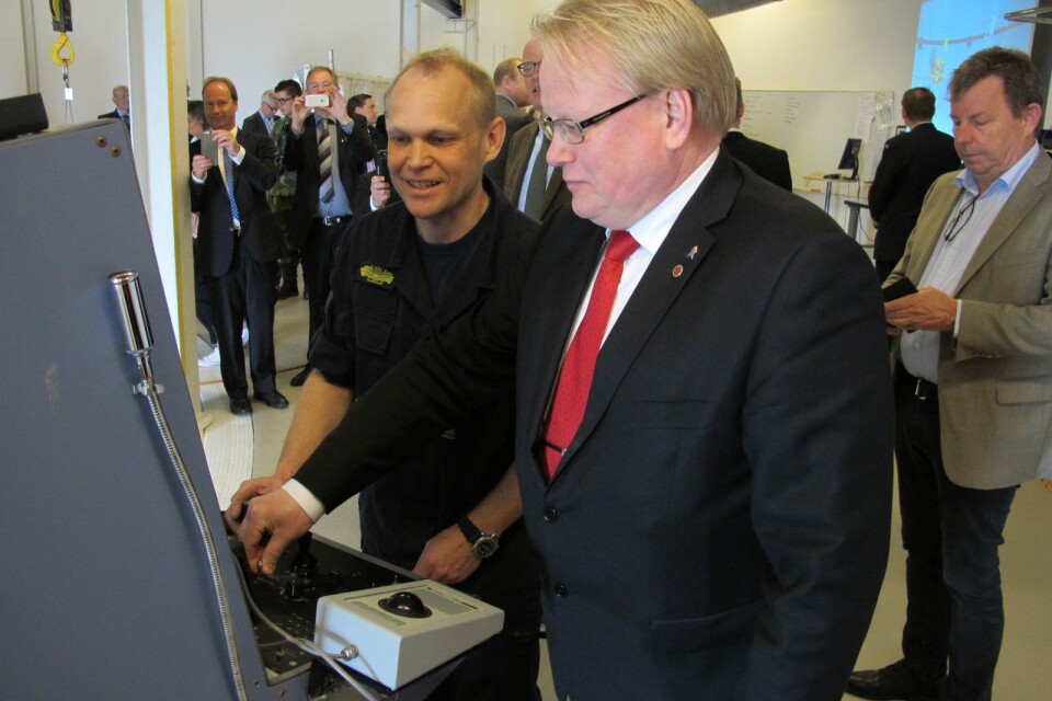 Under invigningen fick försvarsministern Peter Hultqvist styra en undervattensfarkost som fanns i bassängen på Försvarsmaktens Dykeri- och Navalmedicinska Centrum.