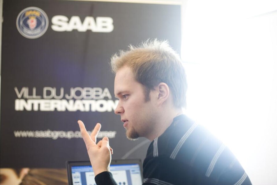 Olof Borg jobbar på Saab Technologies och hoppas kunna hitta personal till flytindustrin.