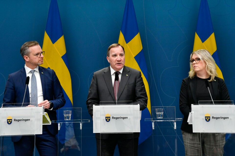 ”The situation is serious now”, says prime minister Stefan Löfven, here with Minister of the Interior  Mikael Damberg and Minister for the  Social affairs Lena Hallengren.