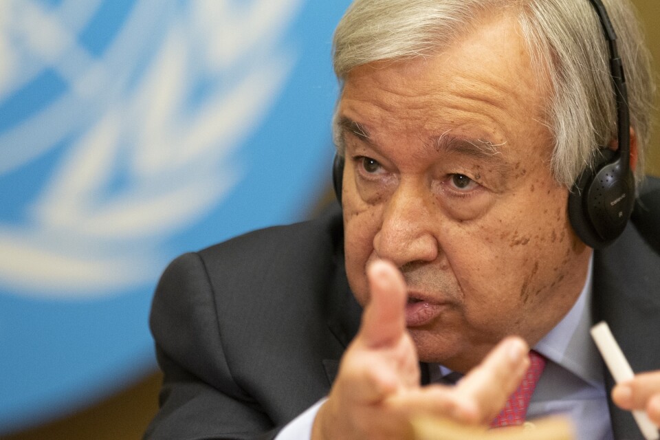 FN:s generalsekreterare António Guterres på en presskonferens efter mötet i Genève i måndags. Hans vädjan fick svar – drygt en miljard dollar har utlovats humanitär hjälp till det afghanska folket.