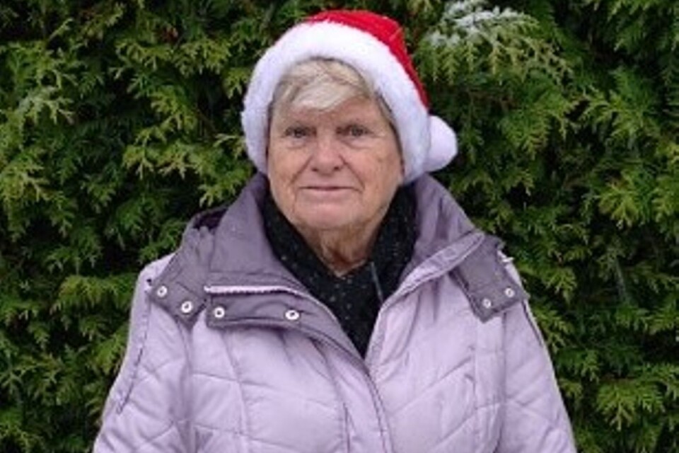 Ingegerd Holm, Nättraby hembygdsförening, laddar inför årets julmarknad.
