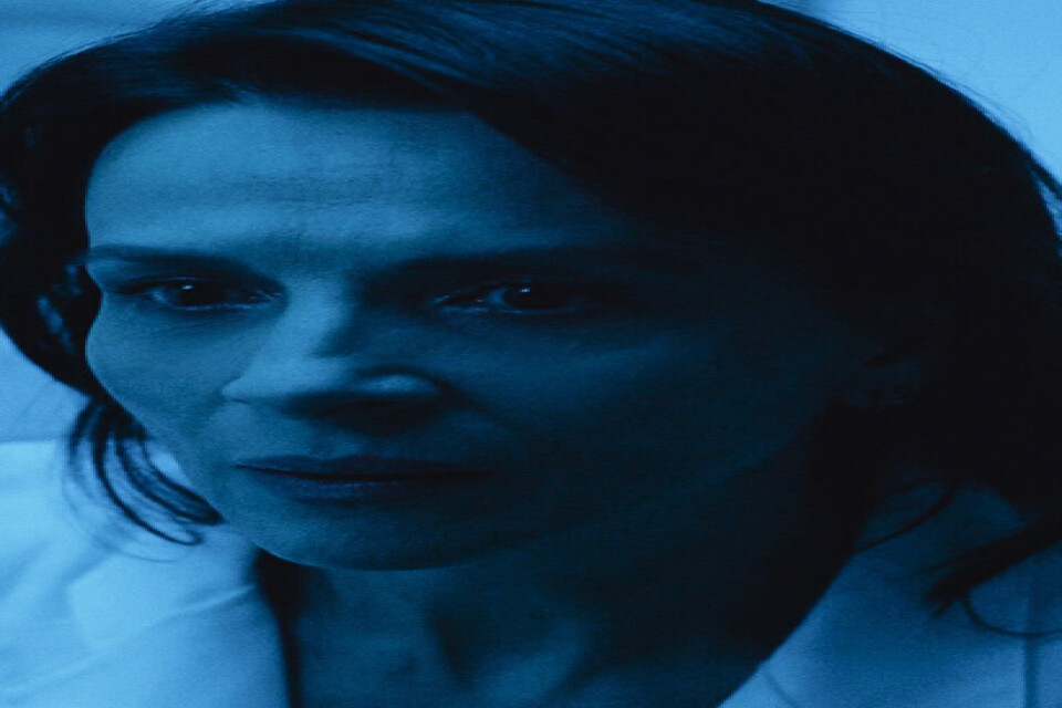 Juliette Binoche i "High life", som utspelas i ett rymdskepp där mystik råder. Pressbild.