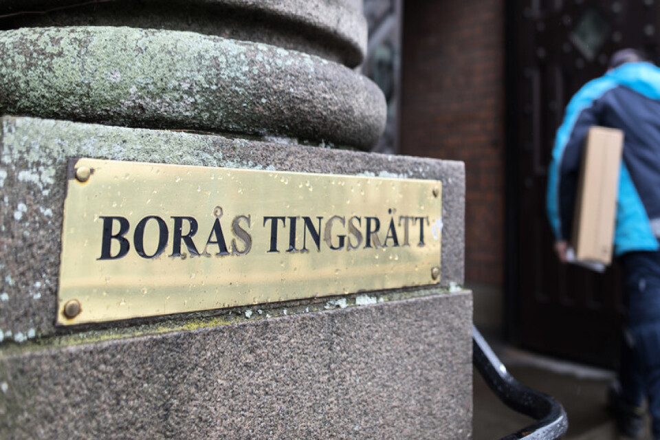 En man som drogat och våldtagit två flickor döms av Borås tingsrätt till fem och ett halvt års fängelse. Arkivbild.