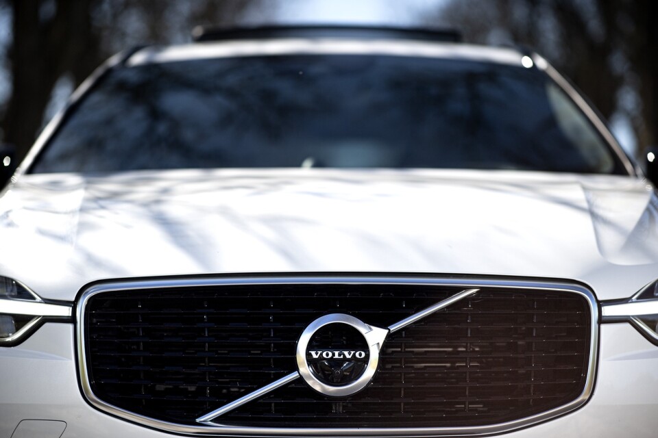 Brister i säkerhetssystemet får Volvo att återkalla totalt 9 000 sålda bilar.