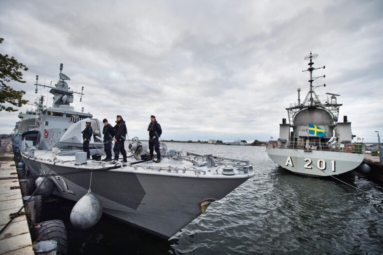 Marinfartyg från Karlskrona spanade på plats före explosionerna