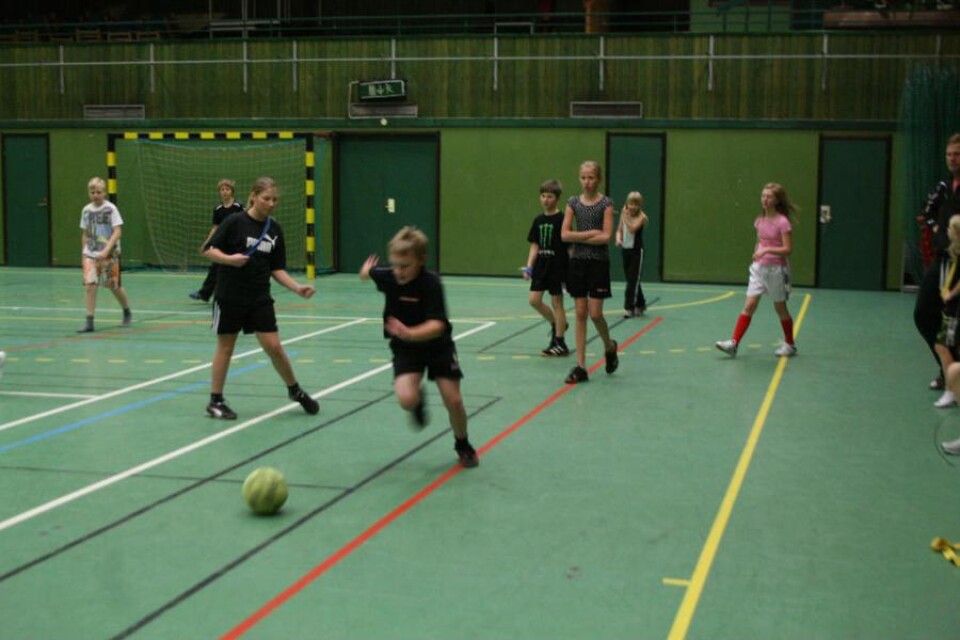 Skolbarnen får snart en fräschare sporthall att spela fotboll i.