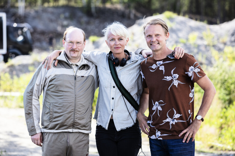 Henrik Dorsin, Josephine Bornebusch och Felix Herngren under inspelningen av den sjunde "Solsidan"-säsongen 2019. Arkivbild.