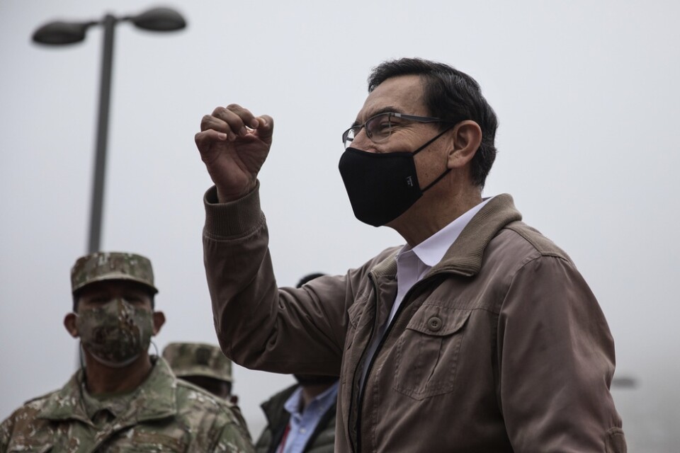 Perus president Martín Vizcarra talar till anhängare tidigare i september.