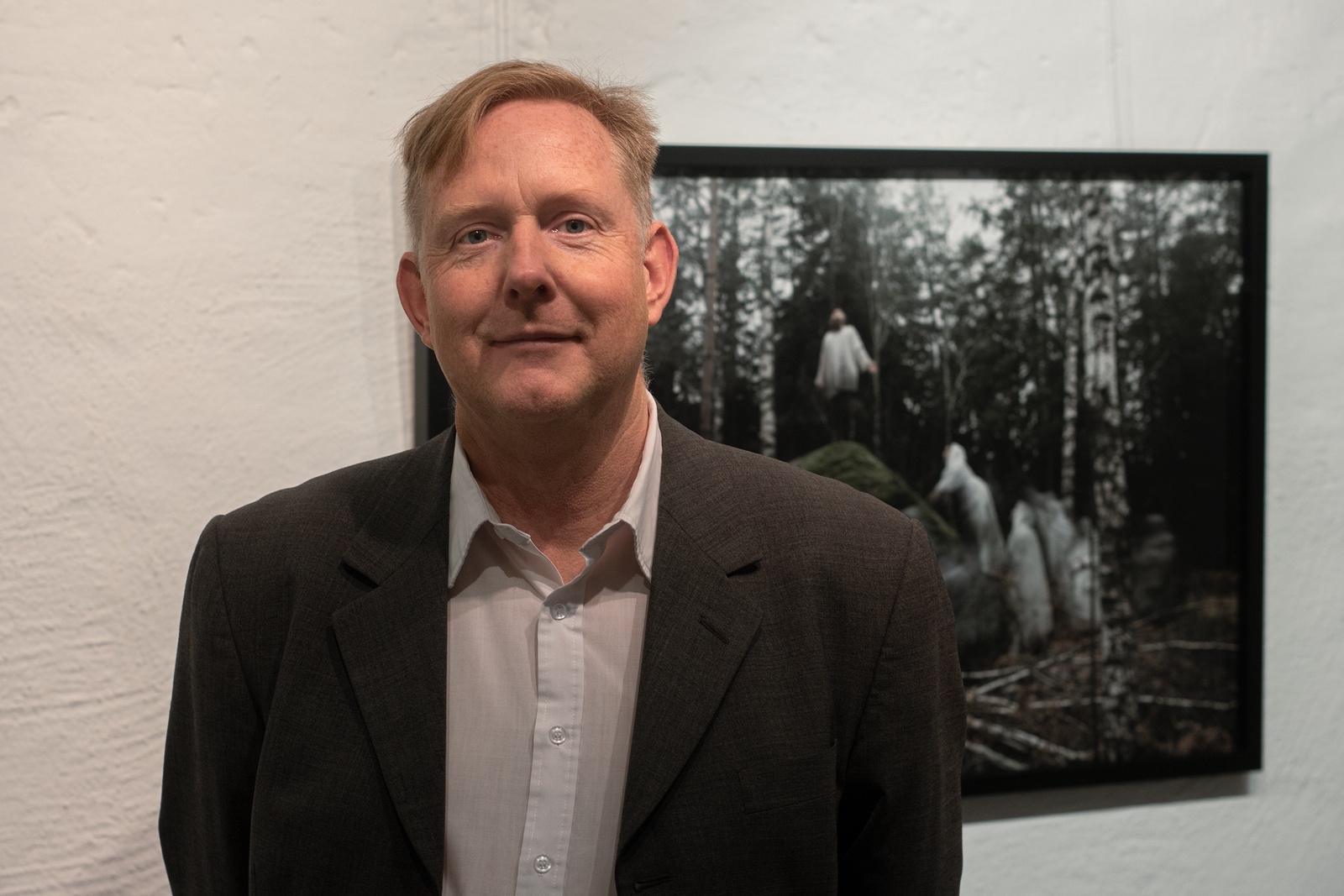 I den separata fotoutställningen “Himlastenen” visade konstnären Karl Magnus Petersson sina verk.