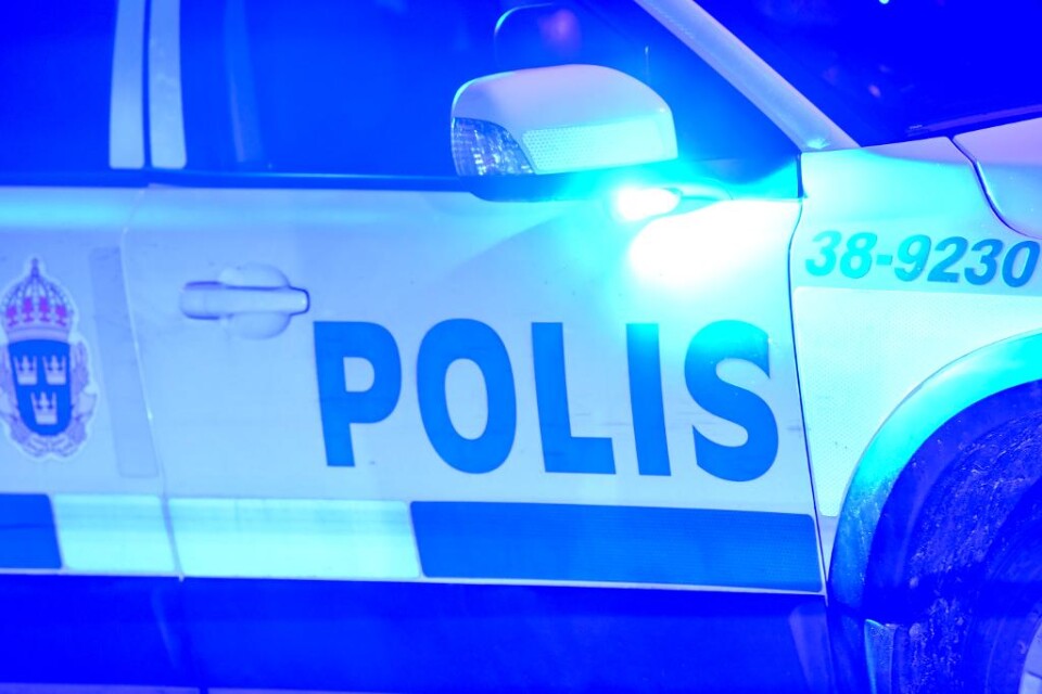 En man har förts till sjukhus efter att ha blivit nedslagen med en golfklubba i centrala Helsingborg, meddelar polisen. - Jag har inte fått något signalement på någon gärningsperson, säger Magnus Lefèvre, vakthavande befäl på polisregion Syd. Den skada