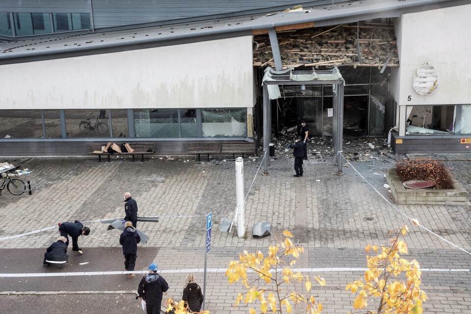 Entrén till polishuset i Helsingborg sprängdes. 	            Foto: TT
