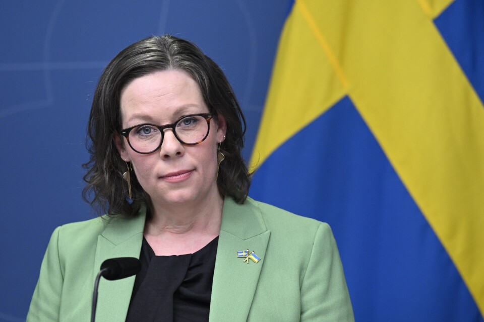 Migrationsminister Maria Malmer Stenergard (M) förklarar att det ska bli mycket svårare att få komma till Sverige som arbetskraftsinvandrare.
