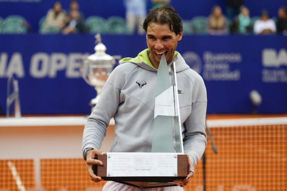 Rafael Nadal tog sin första titel på nio månader när han vann finalen mot hemmaspelaren Juan Monaco (6-4, 6-1) i Buenos Aires ATP-turnering på söndagen. Den före detta världsettan från Mallorca hade inte vunnit en final sedan han tog sin totalt nionde t