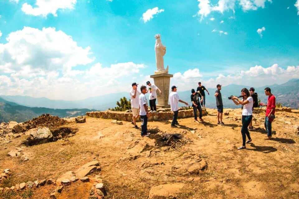 En bild ur musikvideon som de spelade in högt uppe i El Faro. Foto: Privat