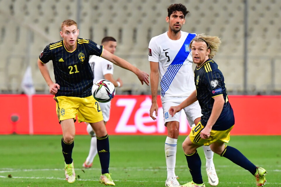 Sveriges Alexander Isak och Emil Forsberg under onsdagens VM-kvalmatch mellan Grekland och Sverige.