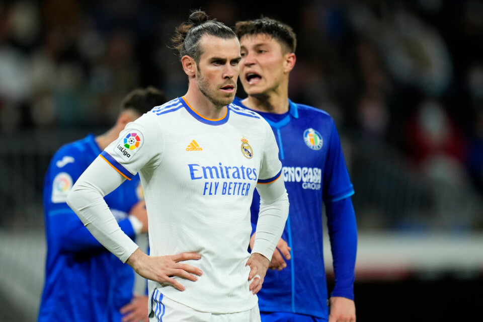 Gareth Bale buades ut av sina egna fans när han hoppade in i Real Madrid i ligan i helgen.