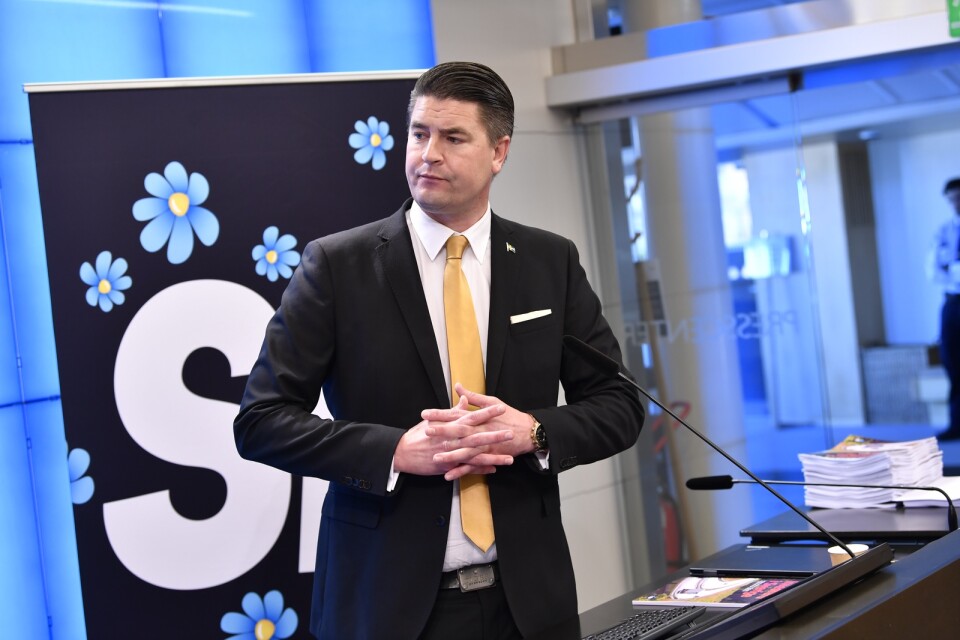 Sverigedemokraternas Oscar Sjöstedt presenterar partiets skuggbudget under en pressträff i riksdagens presscenter.