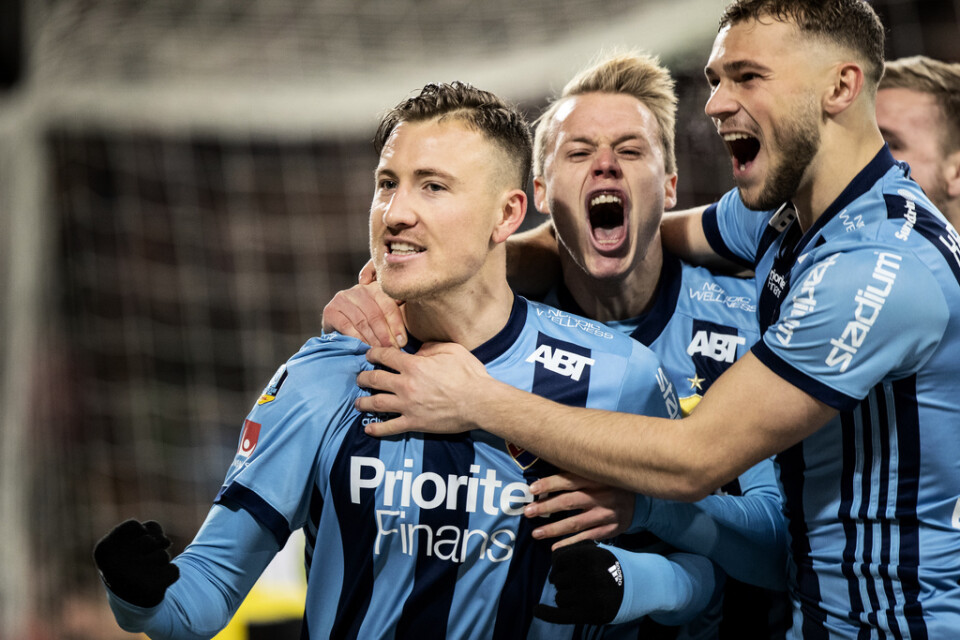 Djurgårdens norske mittfältare Fredrik Ulvestad, vänster, har inte spelat en A-landskamp på fem år.