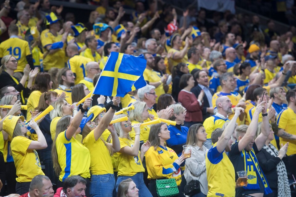 Tusentals tillresta svenska fans skapade stämningen av hemmaplan.