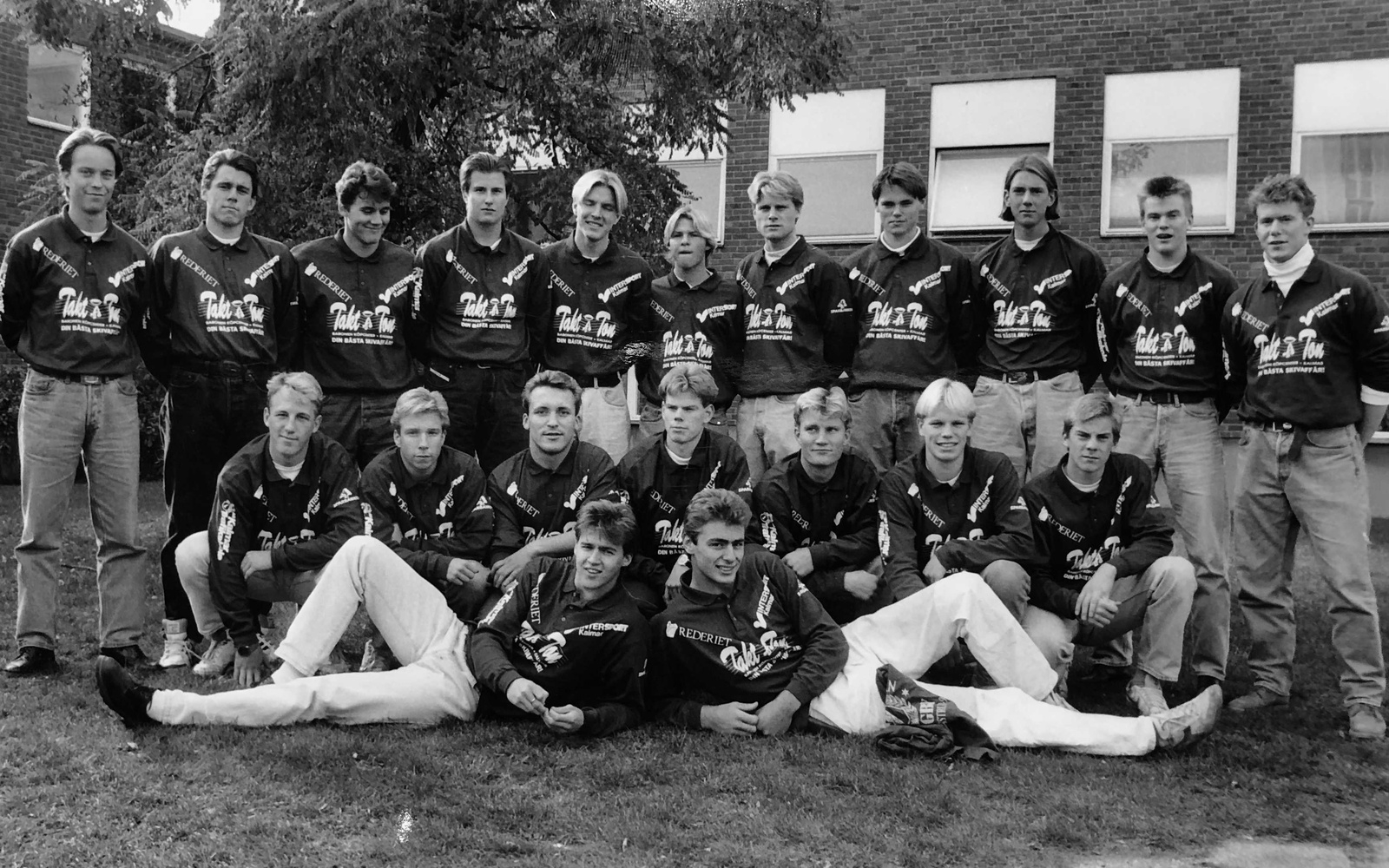 Lagbild på Kaggs killar från ett stort reportage i Barometern-OT:s ungdomsbilaga åXå inför rugbyn 1992.