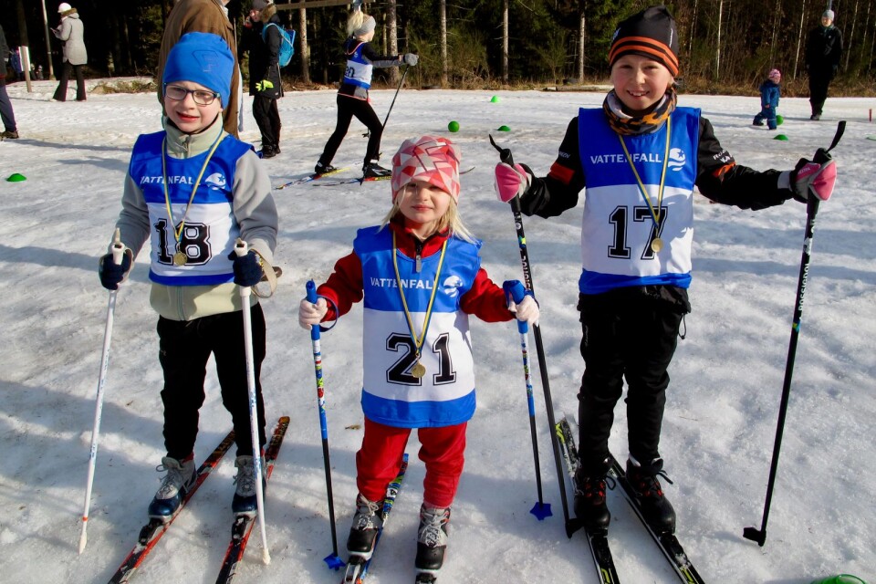 Alla som deltog fick medaljer. På bild syns Malte Hellgren, Lilly Hellgren och Wilma Lundgren.
